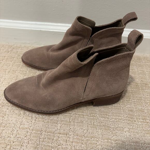 Dolce Vita Womens 6.5 Tessey Suede Ankle Bootie Tan Boot Slip On Career - Picture 3 of 7